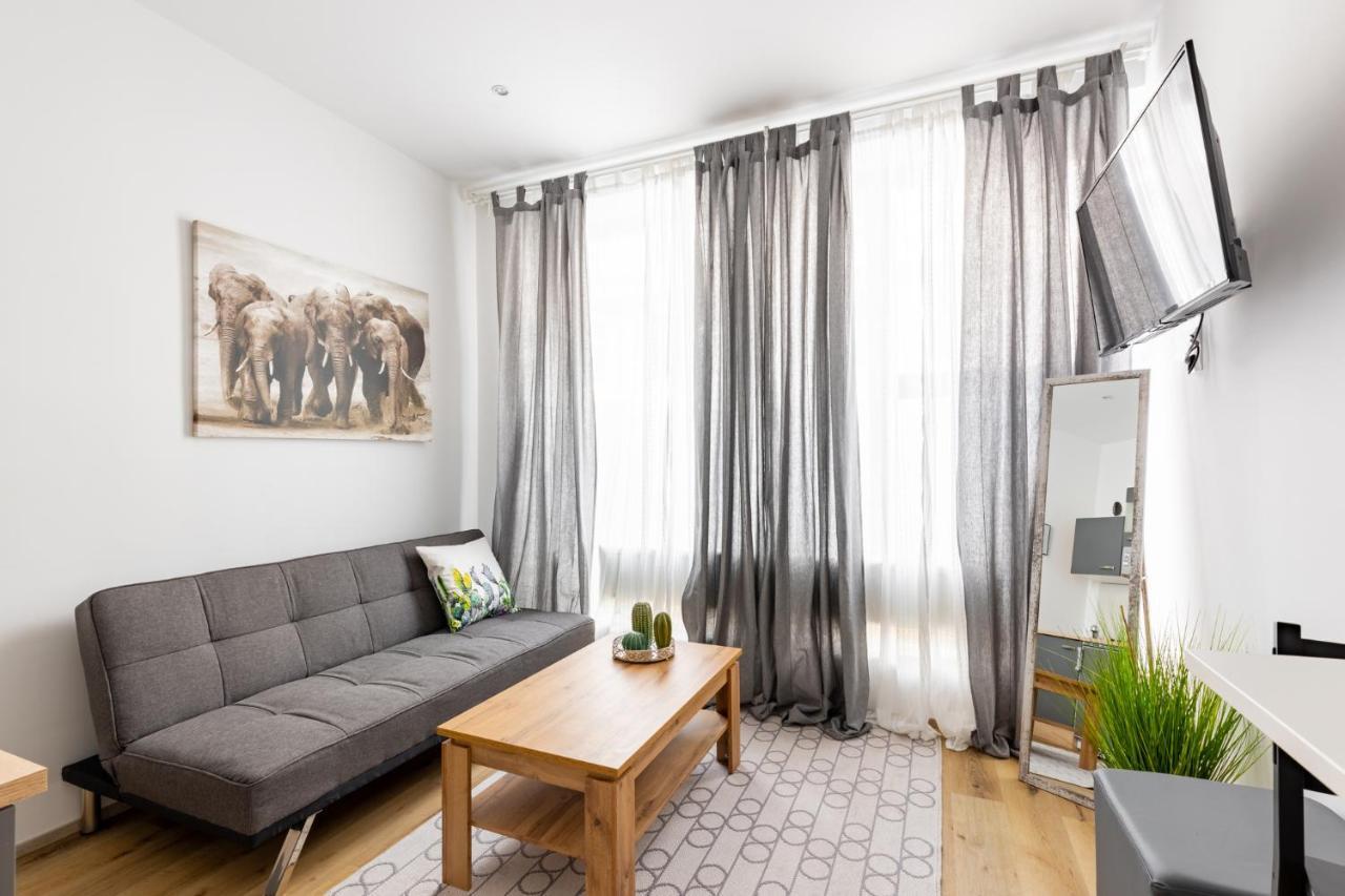 Budget Rooms West With Shared Kitchen Wien Exteriör bild