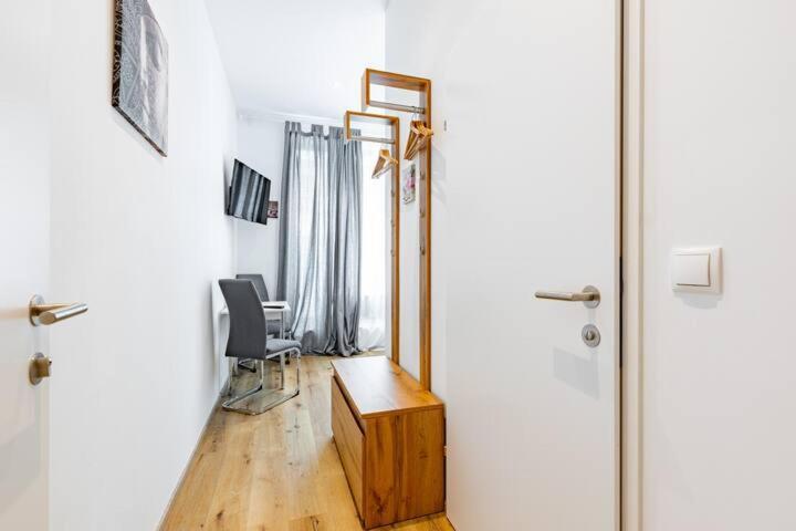 Budget Rooms West With Shared Kitchen Wien Exteriör bild