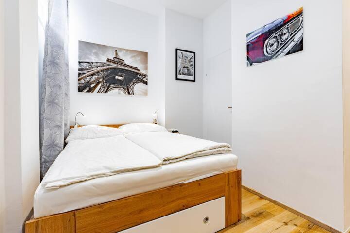 Budget Rooms West With Shared Kitchen Wien Exteriör bild