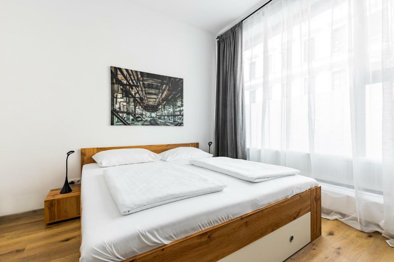 Budget Rooms West With Shared Kitchen Wien Exteriör bild