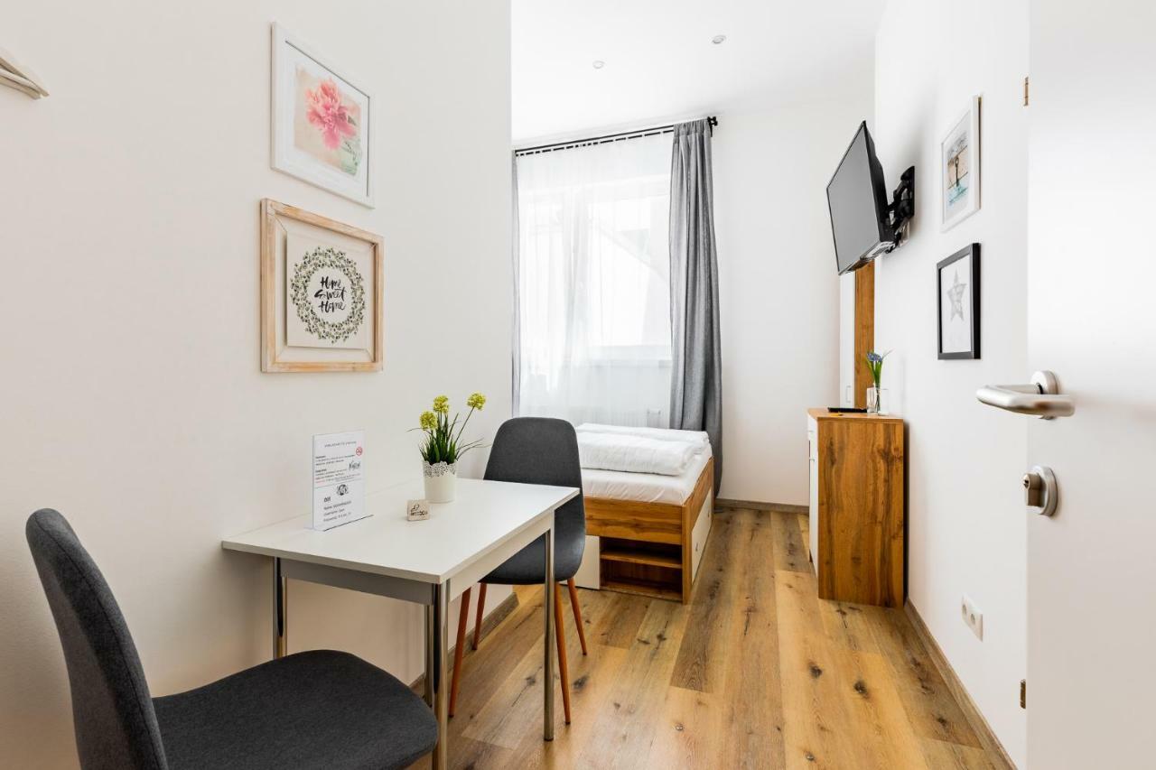 Budget Rooms West With Shared Kitchen Wien Exteriör bild