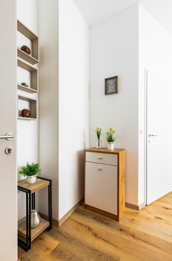 Budget Rooms West With Shared Kitchen Wien Exteriör bild