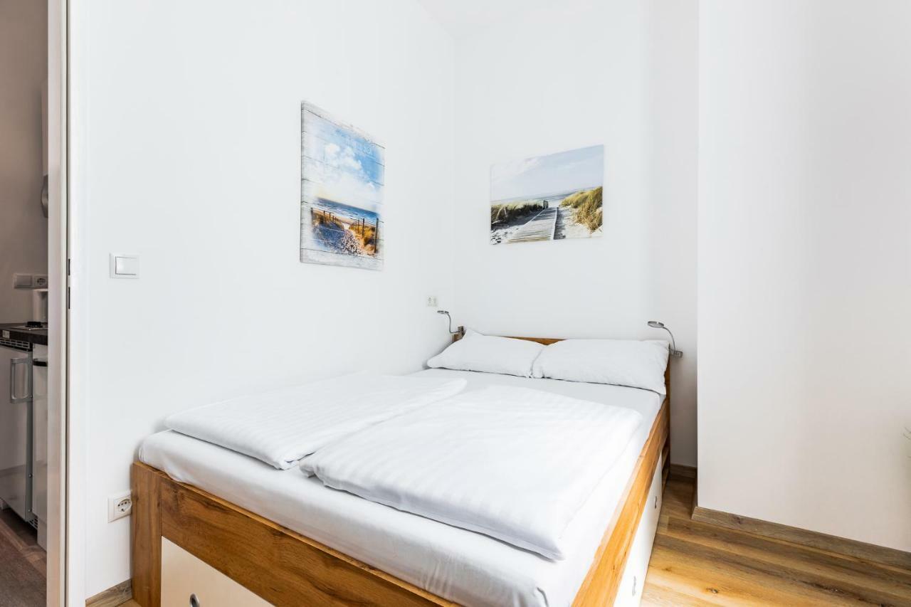 Budget Rooms West With Shared Kitchen Wien Exteriör bild