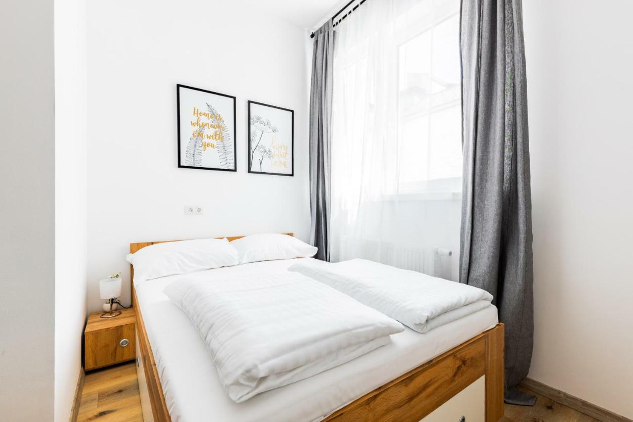 Budget Rooms West With Shared Kitchen Wien Exteriör bild