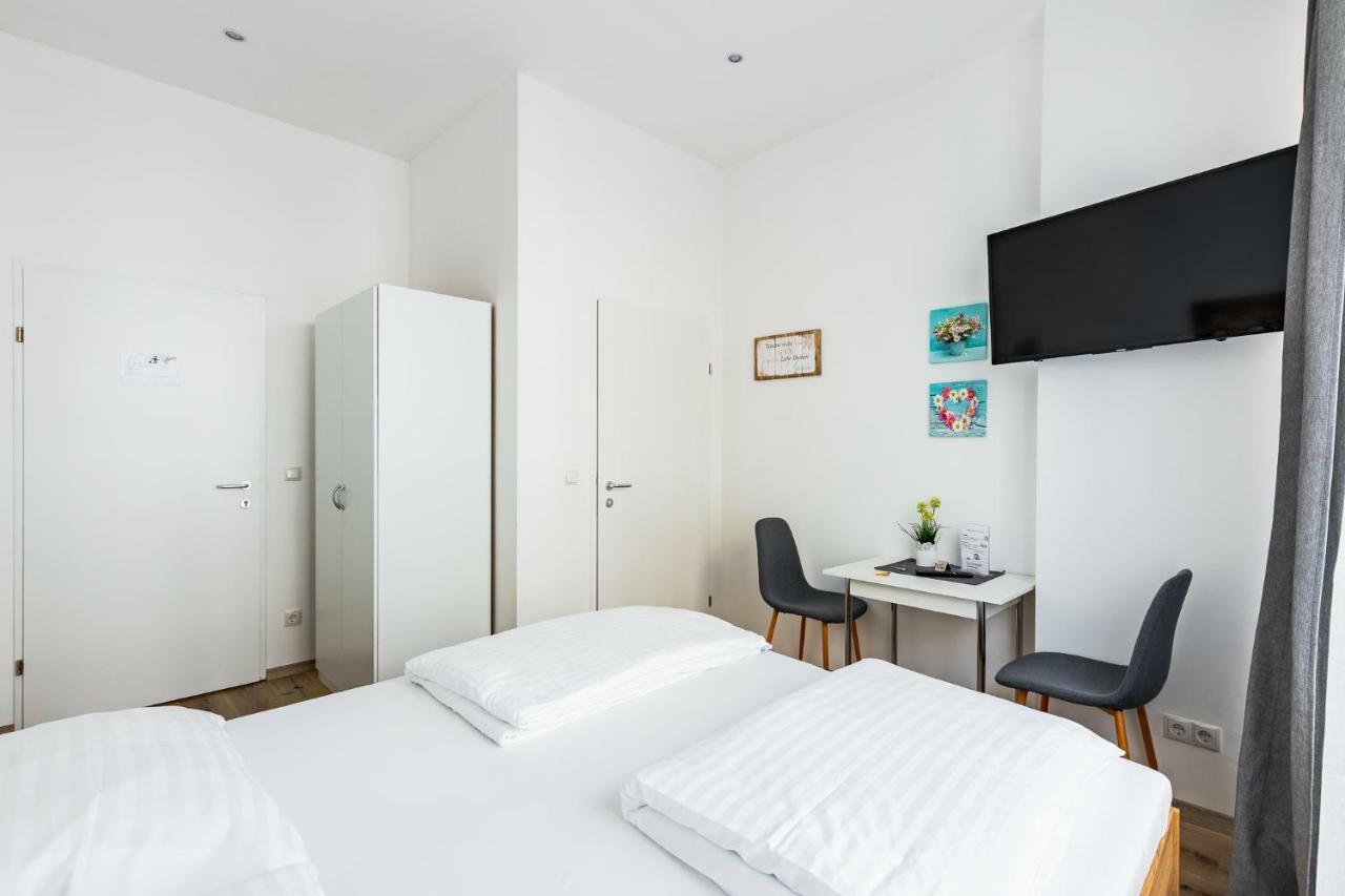 Budget Rooms West With Shared Kitchen Wien Exteriör bild